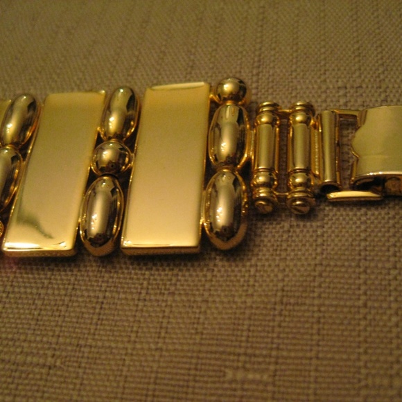 BONETTO Watch Wide Gold Tone BRACELET Watchband - Picture 8 of 8